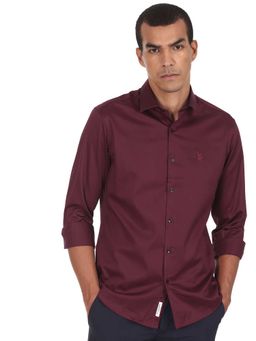 U.S. POLO ASSN. - Men Burgundy Spread Collar Solid Casual Shirt