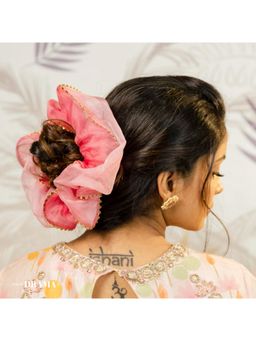 Hair Drama Co. - Set of 2 Silk Satin Scrunchies with Pearls - Pink & Mint Green