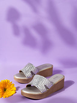 Inc.5 - Womens Silver Party Wear Solid Round Toe Wedges