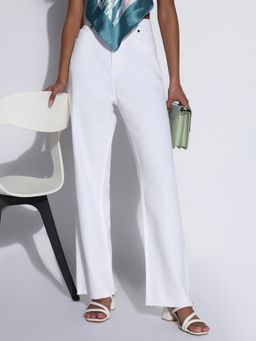 SHOWOFF - Edition Women Solid White Frayed Hem Straight Fit Jeans