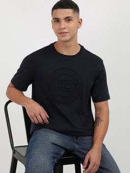 Tommy Hilfiger - Black Flag Roundle Embossed T-shirt