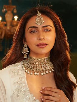 Accessher - Gold Plated Kundan Studded Choker Necklace, Maangtikka & Earrings Set