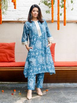 Fabnest - Blue Kurta and Pant (Set of 2)