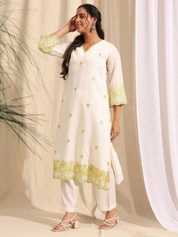 Gahan - Floral Embroidered Silk Blend Kurta with Pant