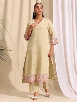 Gahan - Floral Embroidered Silk Blend Kurta with Pant