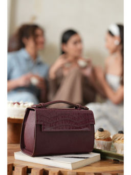 AMREE - Burgundy Zenith Clutch