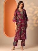 Magenta color option, Sold out, Currently selected