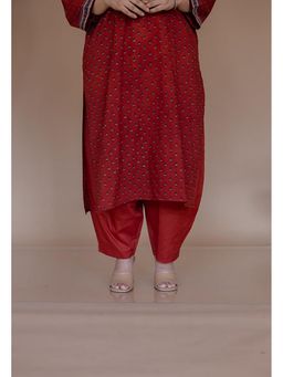 The Indian Ethnic Co. - Tarin Red Solid Slub Cotton Afghan Salwar