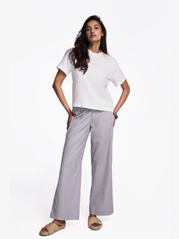 TERRA LUNA - Cela White Solid T-shirt