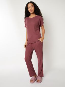 max - Women Textured Pyjama with T-Shirt Brown