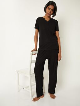 max - Women Textured Pyjama with T-Shirt Black