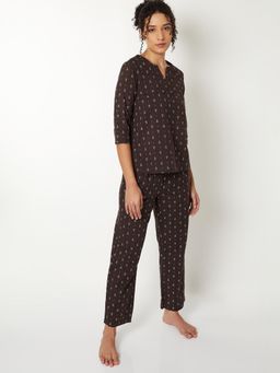 max - Women Pure Cotton Printed Pyjama with Top Brown