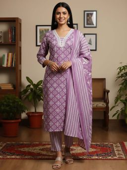 Varanga - Purple Cotton Blend Three Fourth Sleeves Kurta With Pant & Dupatta