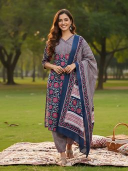 Varanga - Navy Blue Cotton Blend Three Fourth Sleeves Kurta With Salwar & Dupatta