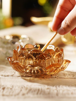 Pure Home + Living - Set of 2 Gold Lotus Shaped Tealight Holders