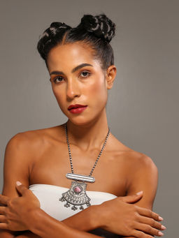 VENI - 92.5 Silver-Plated Artificial Stones Studded Hasli Necklace