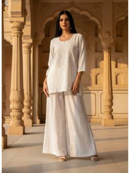 Khaka-The Chikankari Heritage - White Women's Rayon Short Whitethread Chikankari Straight Kurti