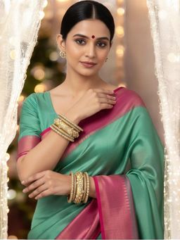 OOMPH - Golden Bridal Chuda Bangle Set Silk Thread and Kundan (Pack of 10) (2.6)