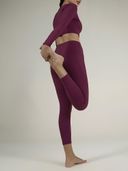 Burgundy color option, Currently selected