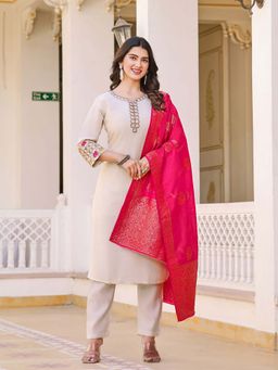 Odette - Off White Floral Embroidered Kurta with Pant and Dupatta (Set of 3)