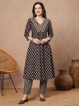 FASHOR - Printed A-Line Pleated Kurta with Pant - Black (Set of 2)