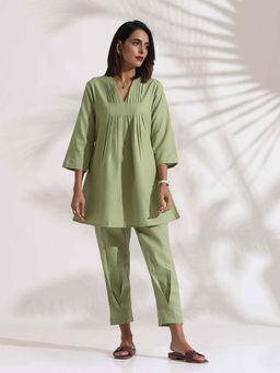trueBrowns - Light Green Solid Slub Co-Ord (Set of 2)