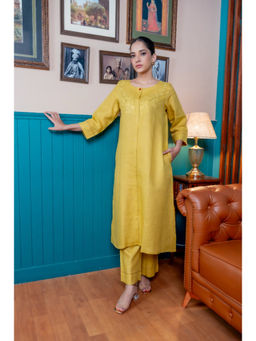 SIARA WOMEN - Yellow Linen Embroidered Kurta and Pant