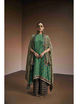 THE ROYALEUM ATELIER - Emerald Green Kurta With Sharara And Shrug