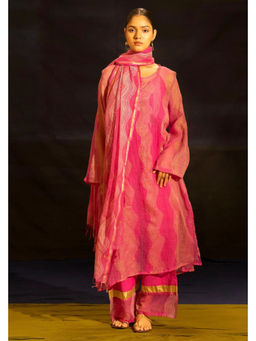 Banana Labs - Women Pink Stripes Kota Kurta with Pant and Dupatta