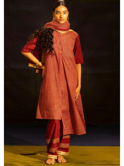 Banana Labs - Women Maroon Stripes Pure Cotton Kurta with Pant and Dupatta