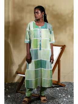 Banana Labs - Women Green Stripes Cotton Kurta with Pant