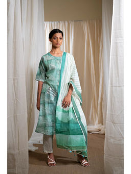 Banana Labs - Women Green Geometric Cotton Kurta with Pant and Dupatta