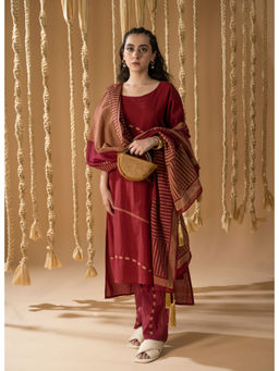 Banana Labs - Women Maroon Printed Cotton Kurta with Pant and Dupatta
