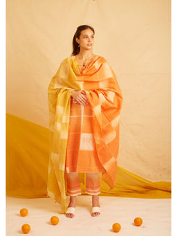 Banana Labs - Women Orange Geometric Pure Cotton Kurta with Pant