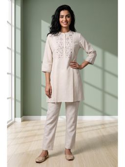 Aurelia - Off White Embroidered Mandarin Neck Straight Kurti & Pant
