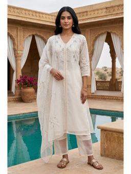 Wishful - Off White Embroidered V-Neck Straight Kurta Pant with Dupatta