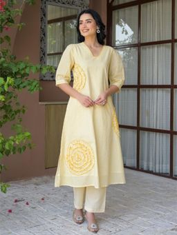 Autumnlane - Yellow Printed V-Neck Straight Kurta & Pant