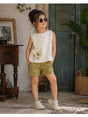 Off White color option, Currently selected