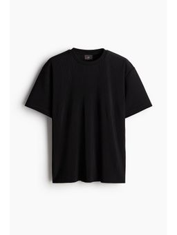 H&M - Men Black Loose Fit Pleated T-Shirt