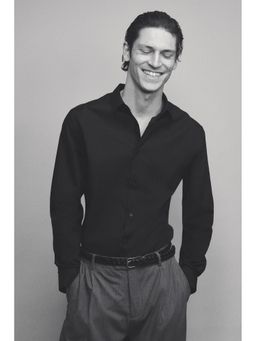 H&M - Men Black Slim Fit Easy-Iron Shirt