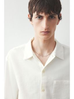 H&M - Men White Regular Fit Textu Shirt