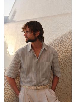 H&M - Men Beige Regular Fit Short-Sleeved Shirt