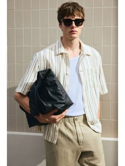 H&M - Men White Regular Fit Short-Sleeved Shirt