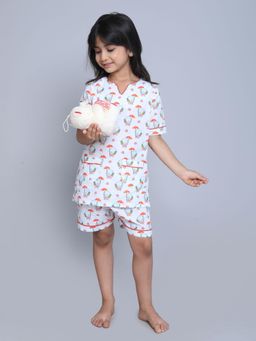 Little Clothings - Girls White Cotton Printed Top with Shorts (Set of 2)