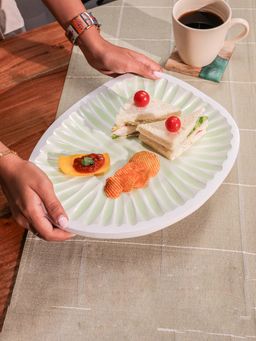 IREKA HOMES - Mango Wood Serving Platter