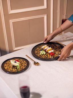 IREKA HOMES - Dusk Serving Plate and Decor (Pack Of 2)