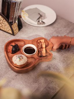 IREKA HOMES - StrumYum Chip and Dip Platter