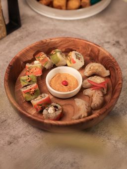 IREKA HOMES - Snacit Chip & Dip Platter