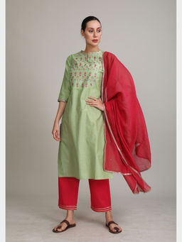 Barara Ethnic - Pastel Green Kurta With Red Bottom And Dupatta (set Of 3)