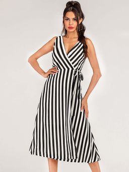 Outzidr - Black Sleeveless Wrap Vacay Dress